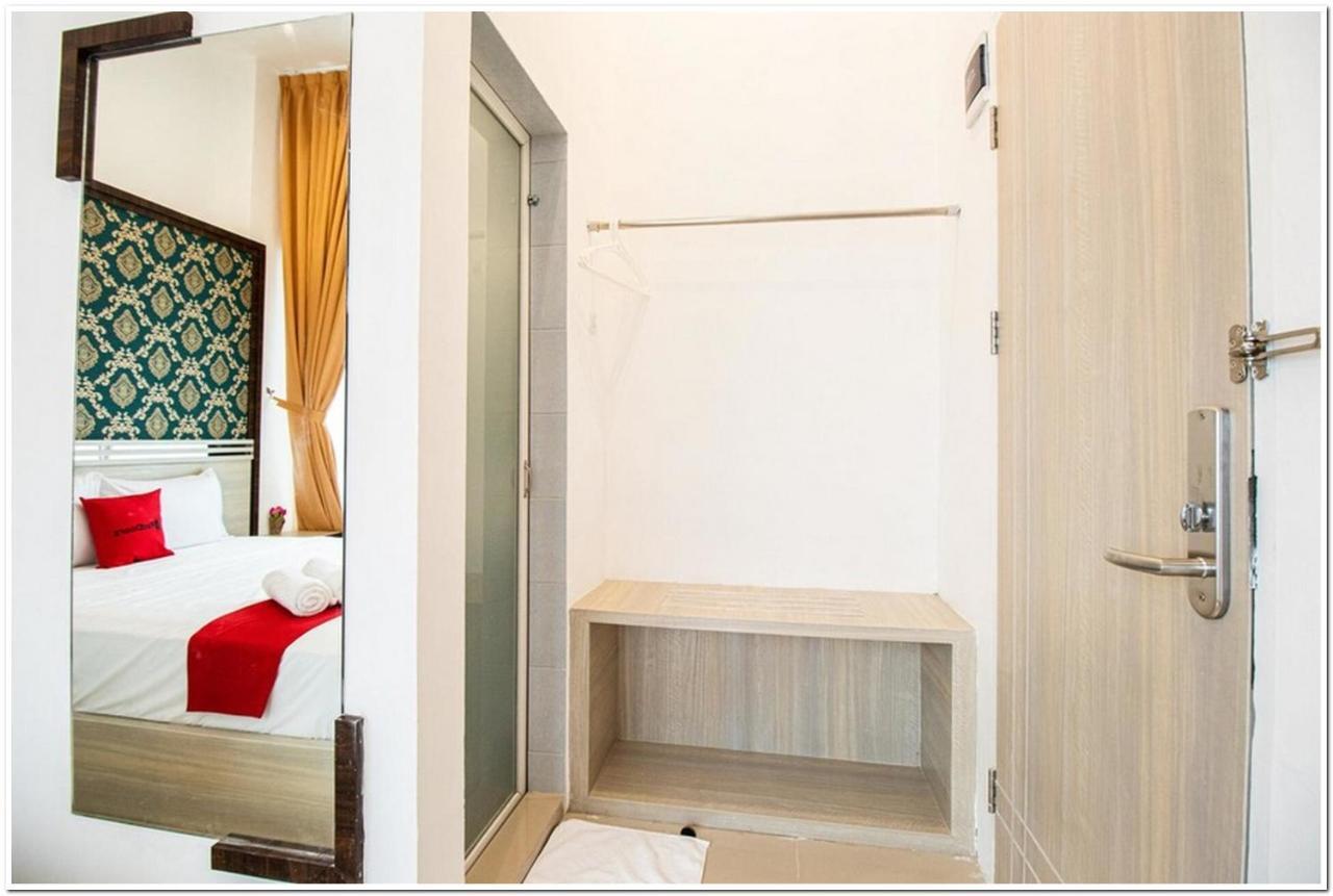 Reddoorz Plus @ Centrium Katamso מדאן מראה חיצוני תמונה