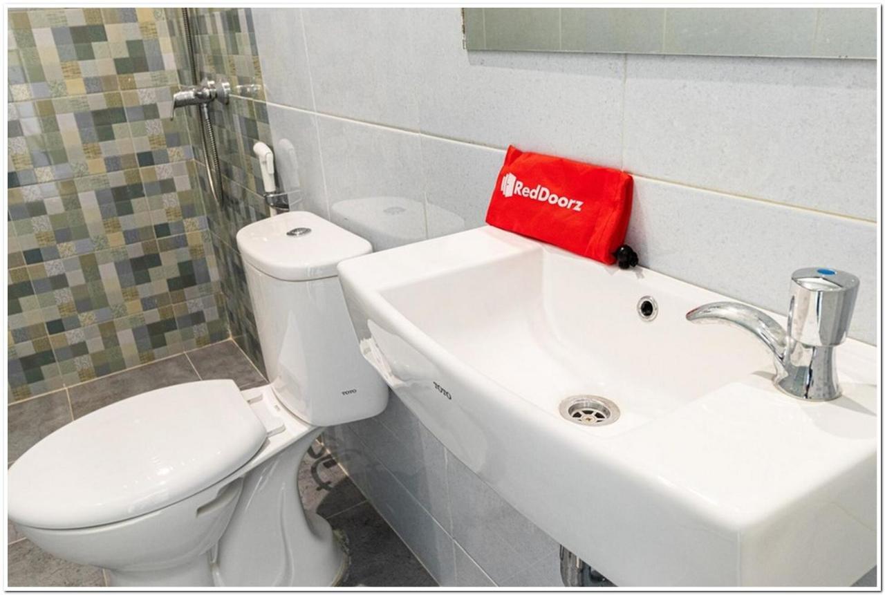 Reddoorz Plus @ Centrium Katamso מדאן מראה חיצוני תמונה
